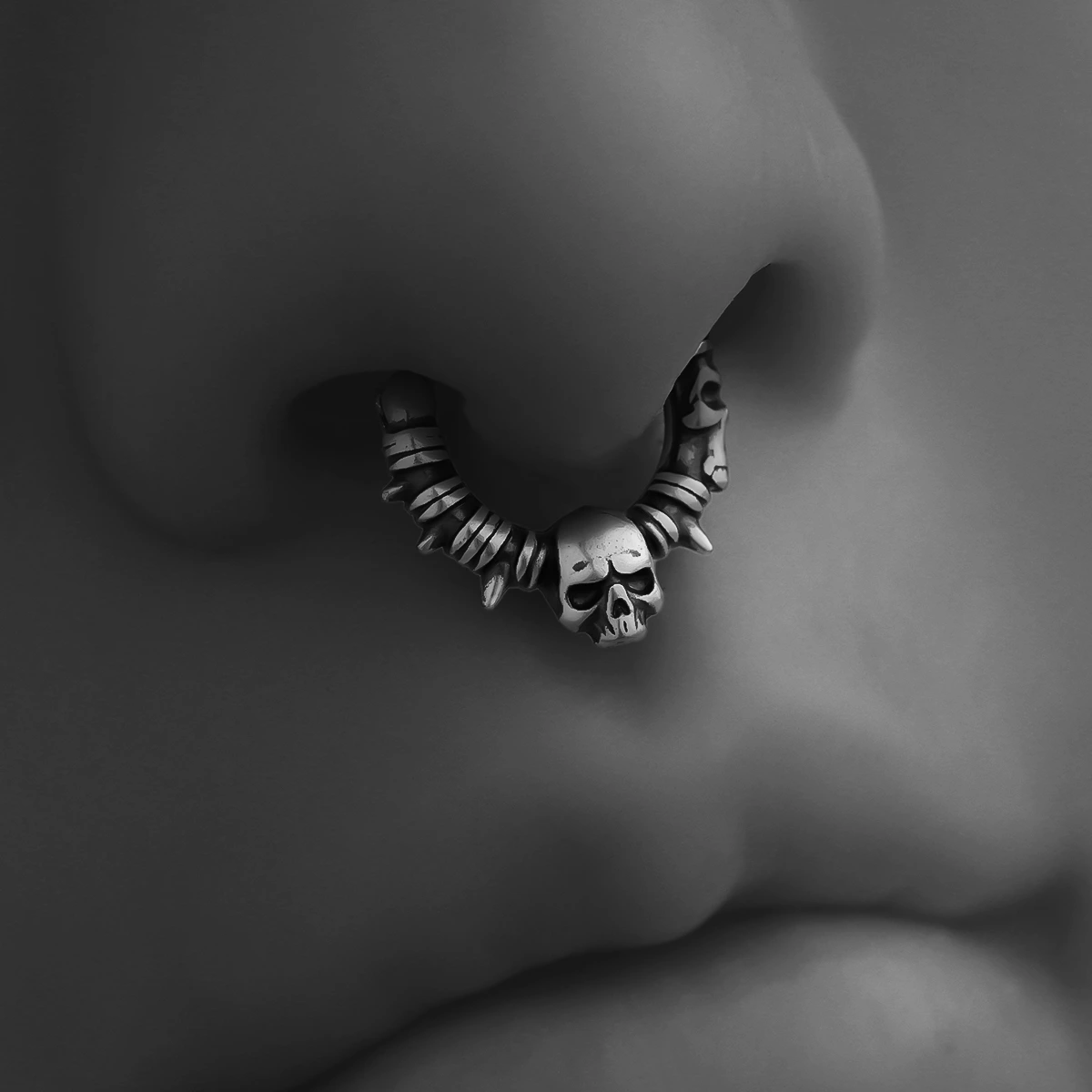 SPIKED HALO SKULL CLICKER