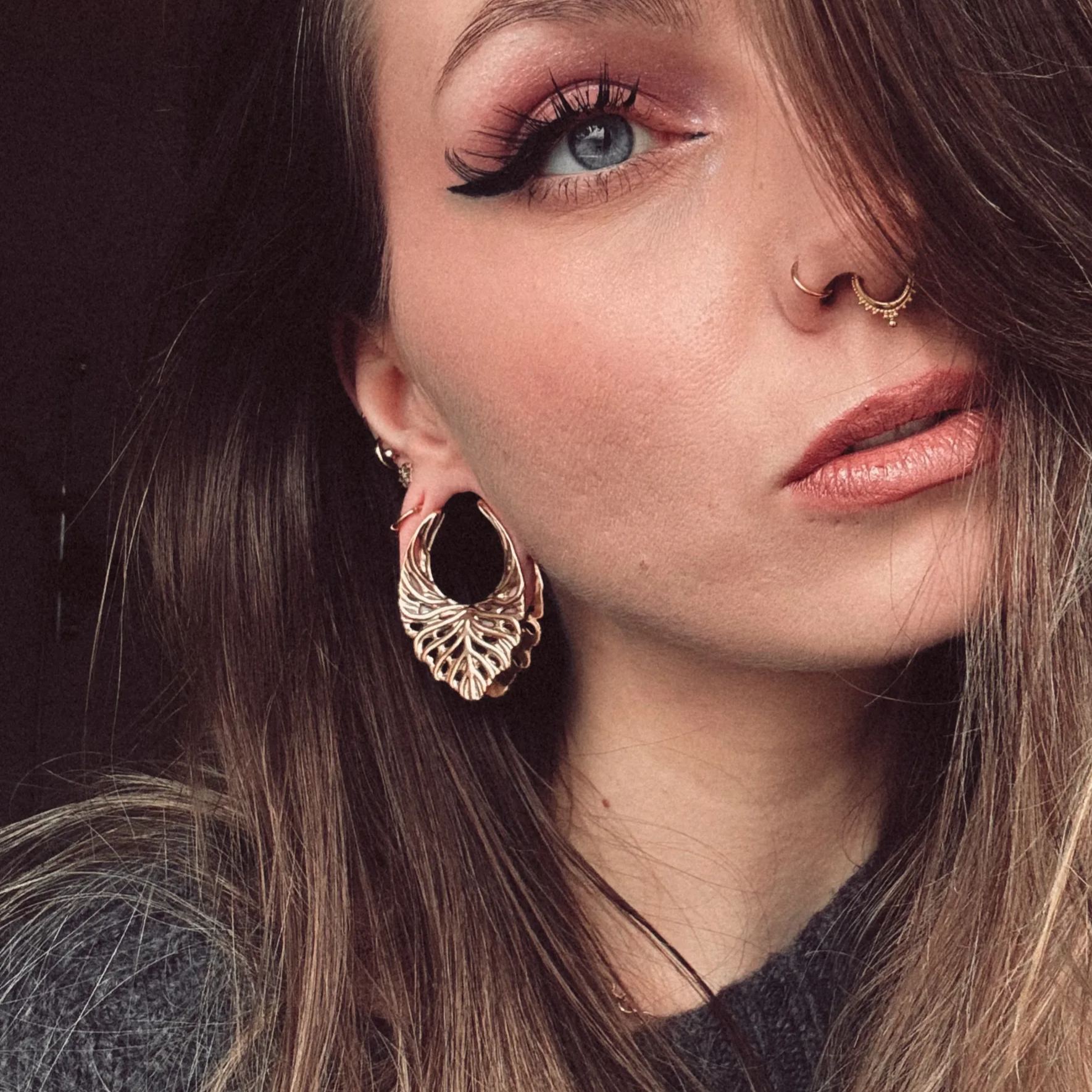 RETRO LEAF TUNNELS