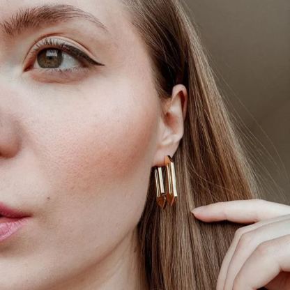 ANGULAR ESSENCE EARRINGS