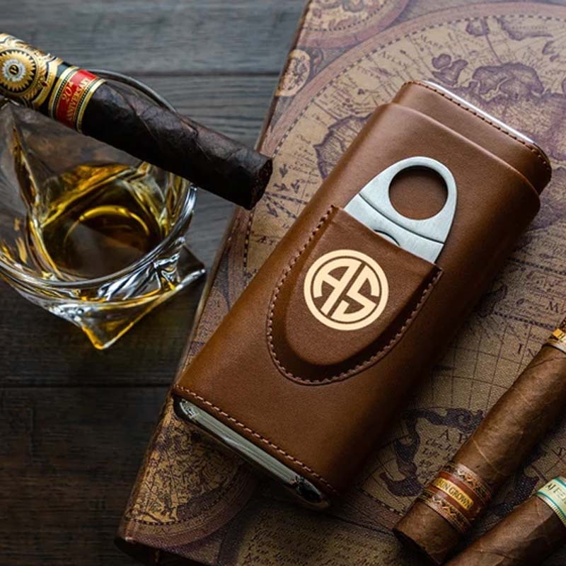 Travel cigar case with cutter - Brown and Black Colors