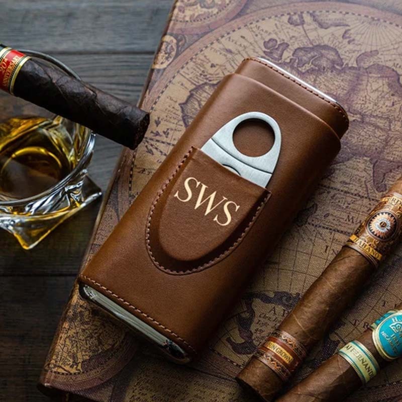 Travel cigar case with cutter - Brown and Black Colors