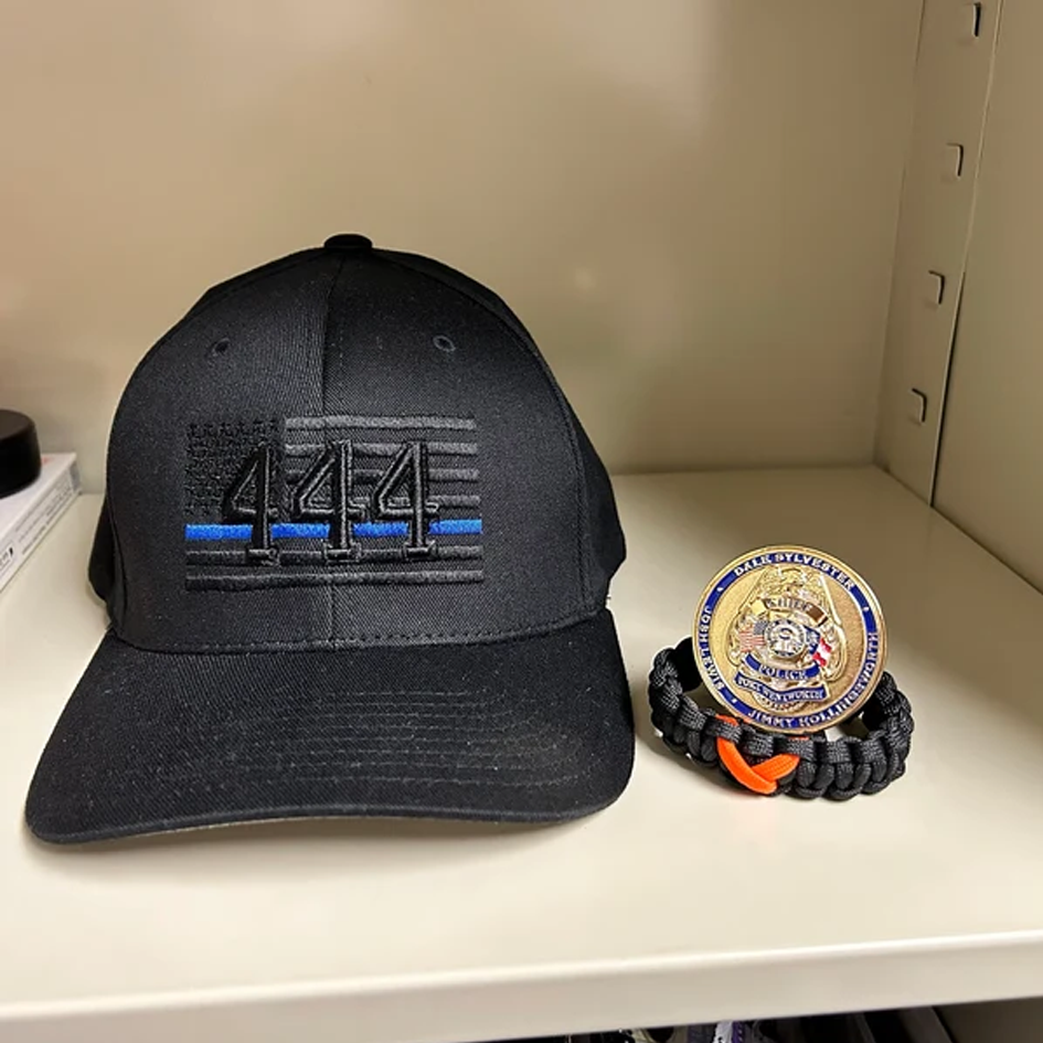 Free personalization Men's Thin blue line police officer badge blacked out American flag hat