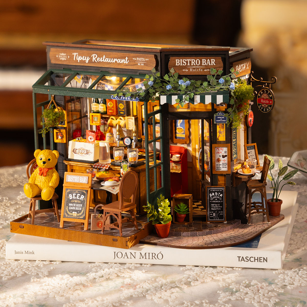 Rolife DIY Miniature House - Tipsy Restaurant DG167 Rolife DIY Miniature House - Tipsy Restaurant DG167