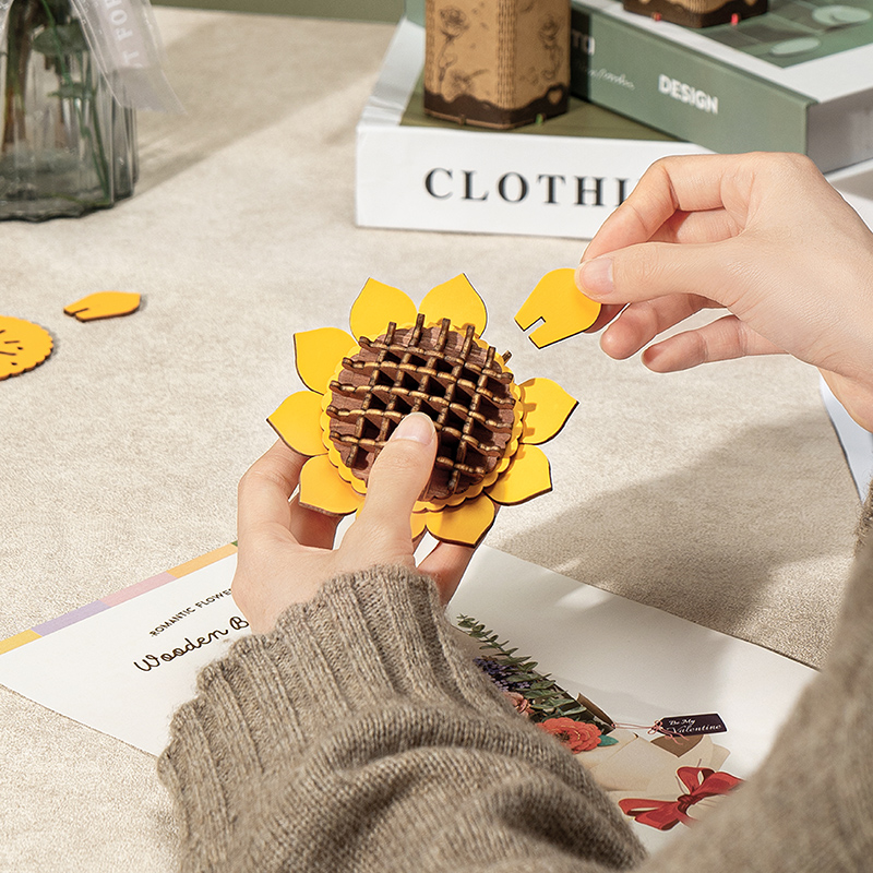 Rowood DIY Wooden Flower Red Rose TW042