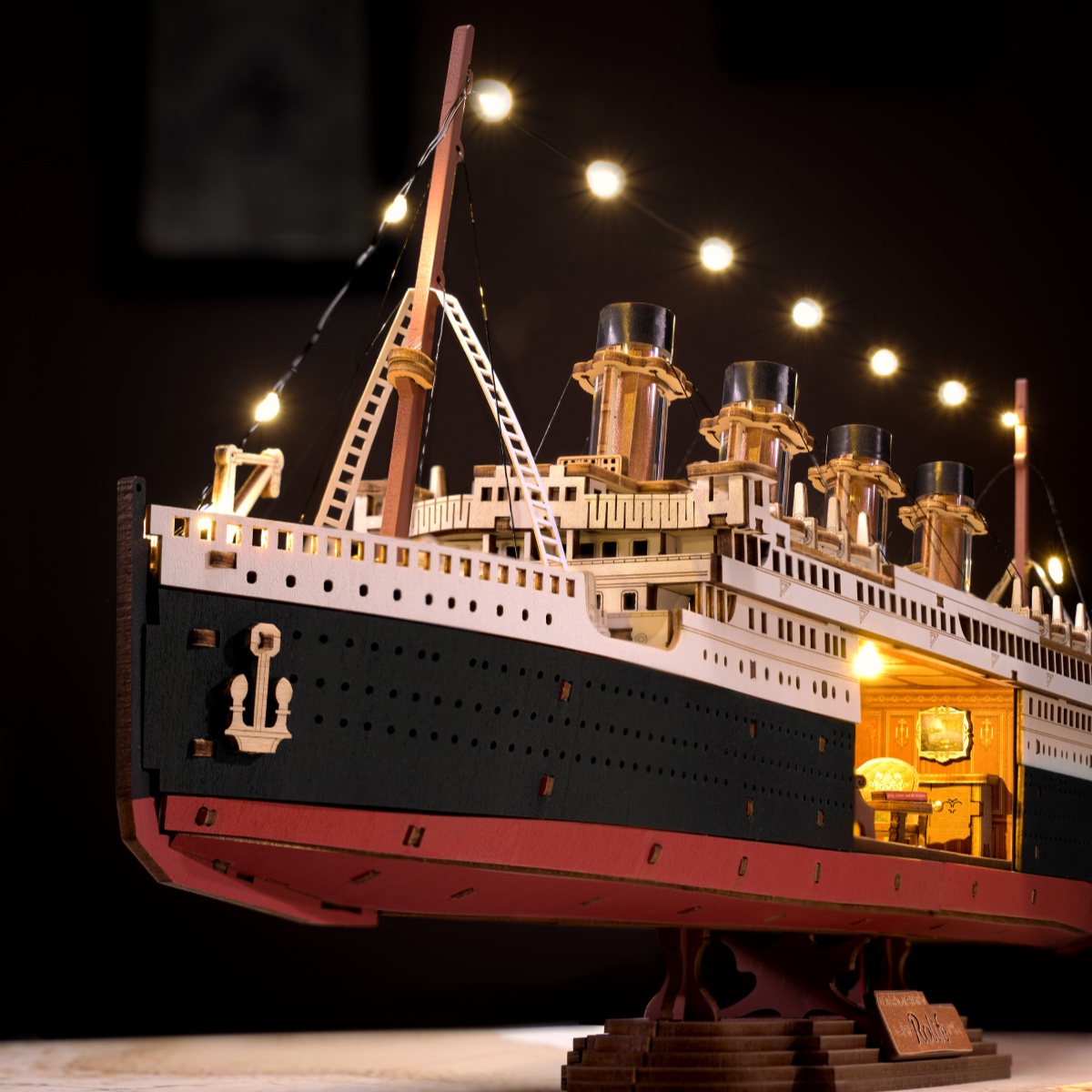 A Model That Comes Alive with Light