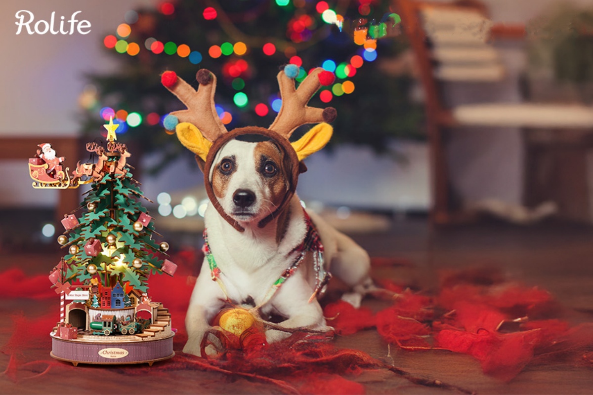 AMS01 Christmas Melody Tree decorate on the Christmas Tree at home