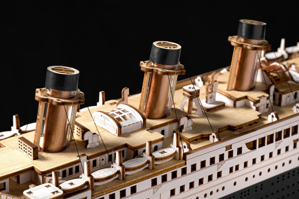 Build a Legend: The Titanic-Inspired 1912 Ocean Liner 3D Wooden Puzzle