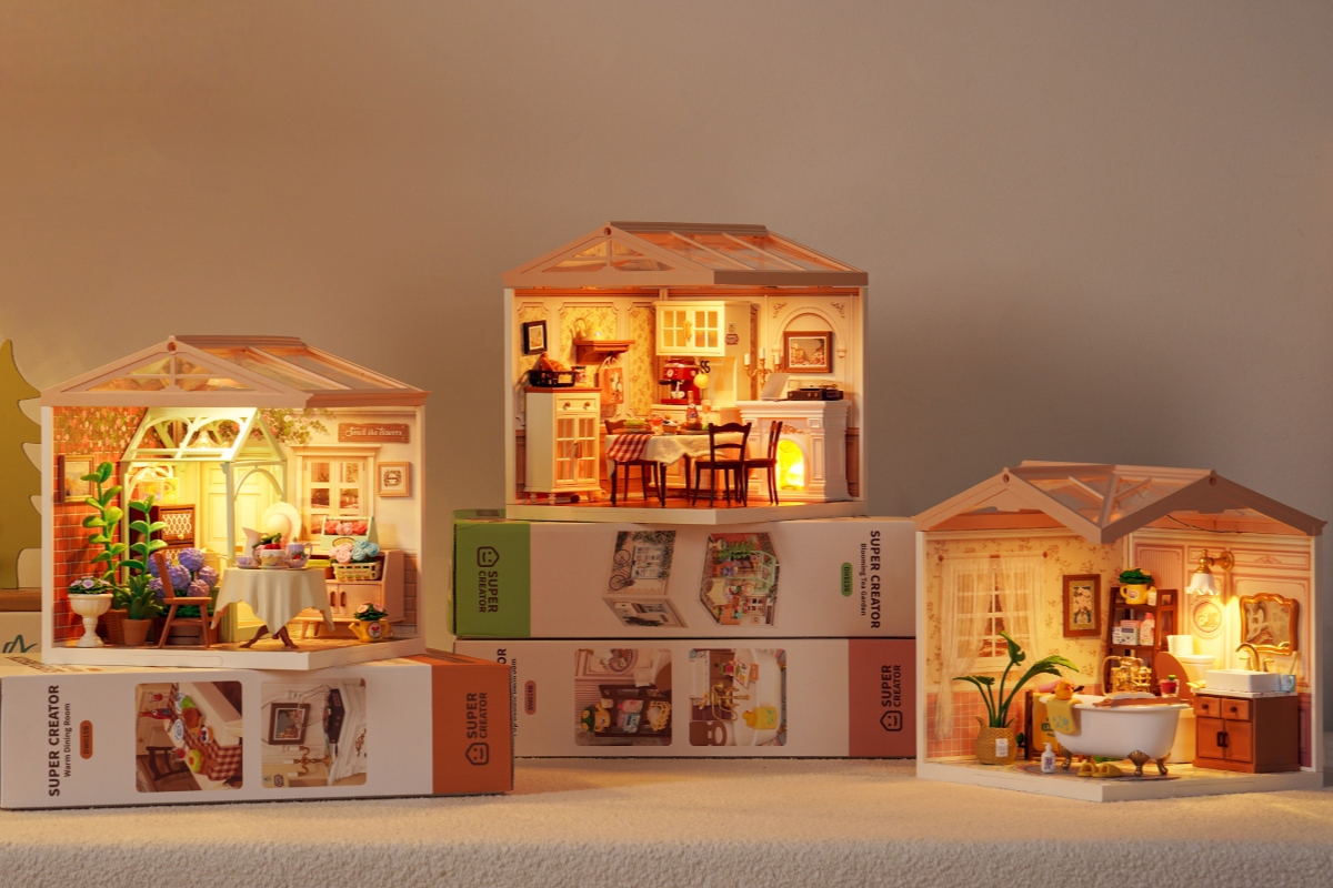 How Can You Combine Super Creator Sets for Storytelling?