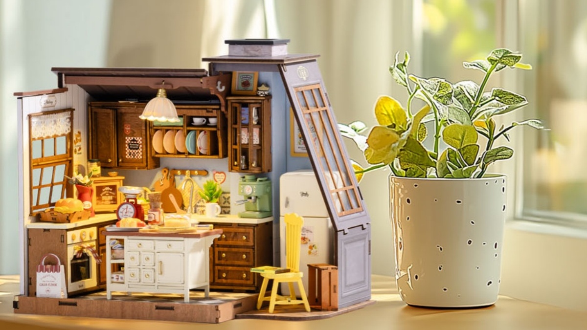LEGO Sets vs Miniature House Kits Which Is More Relaxing