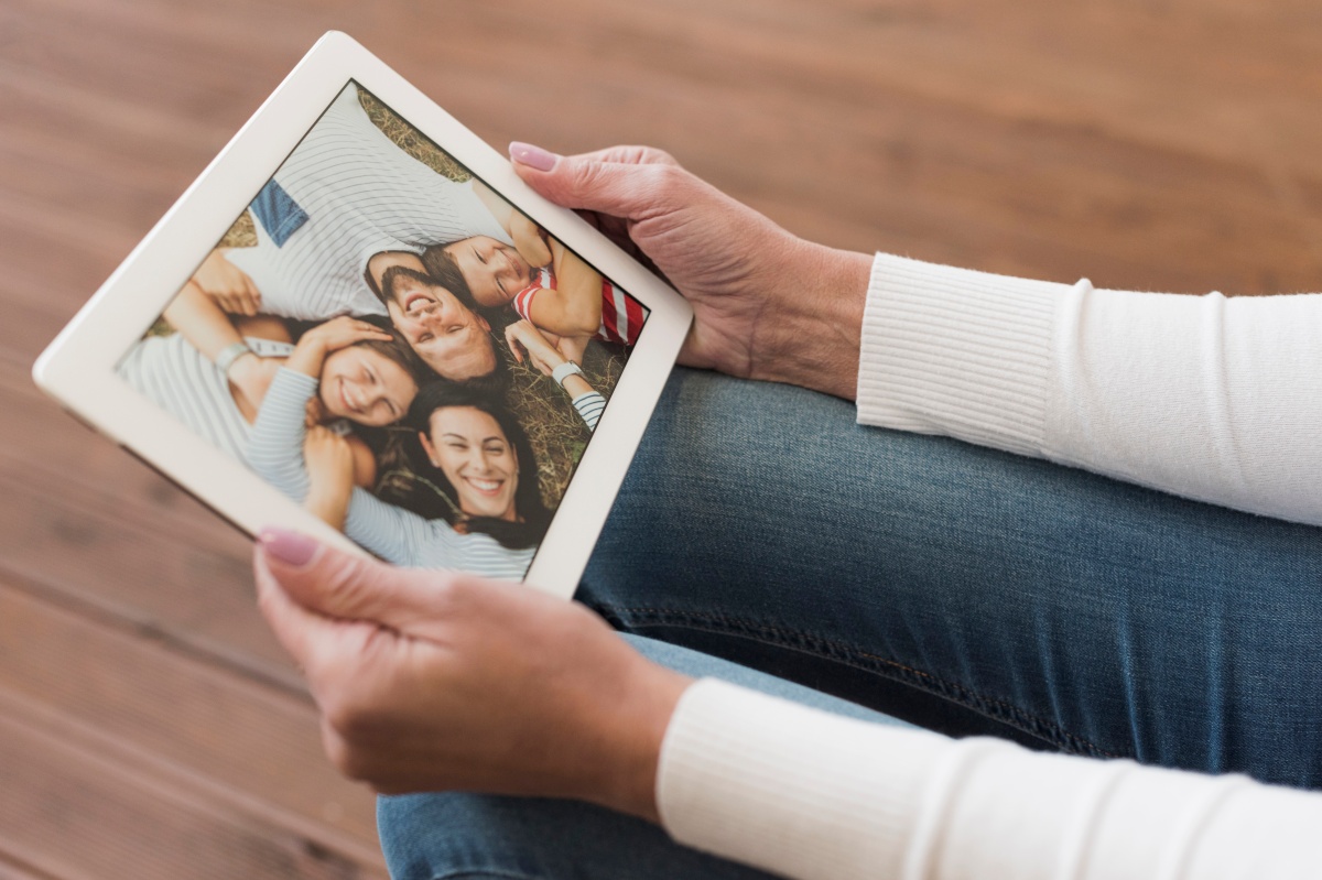 Memory-Based Gifts Digital Photo Album for Mom