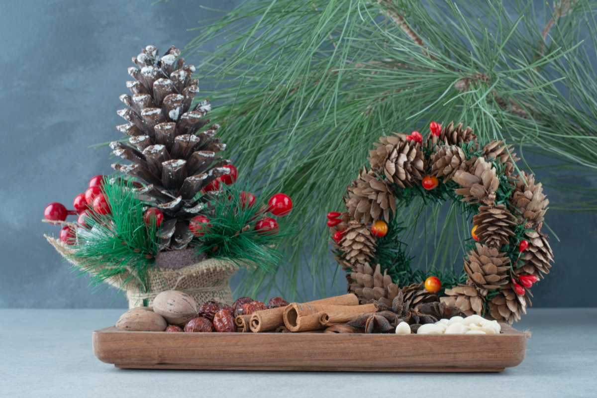 Natural and Rustic Christmas Tree Crafts