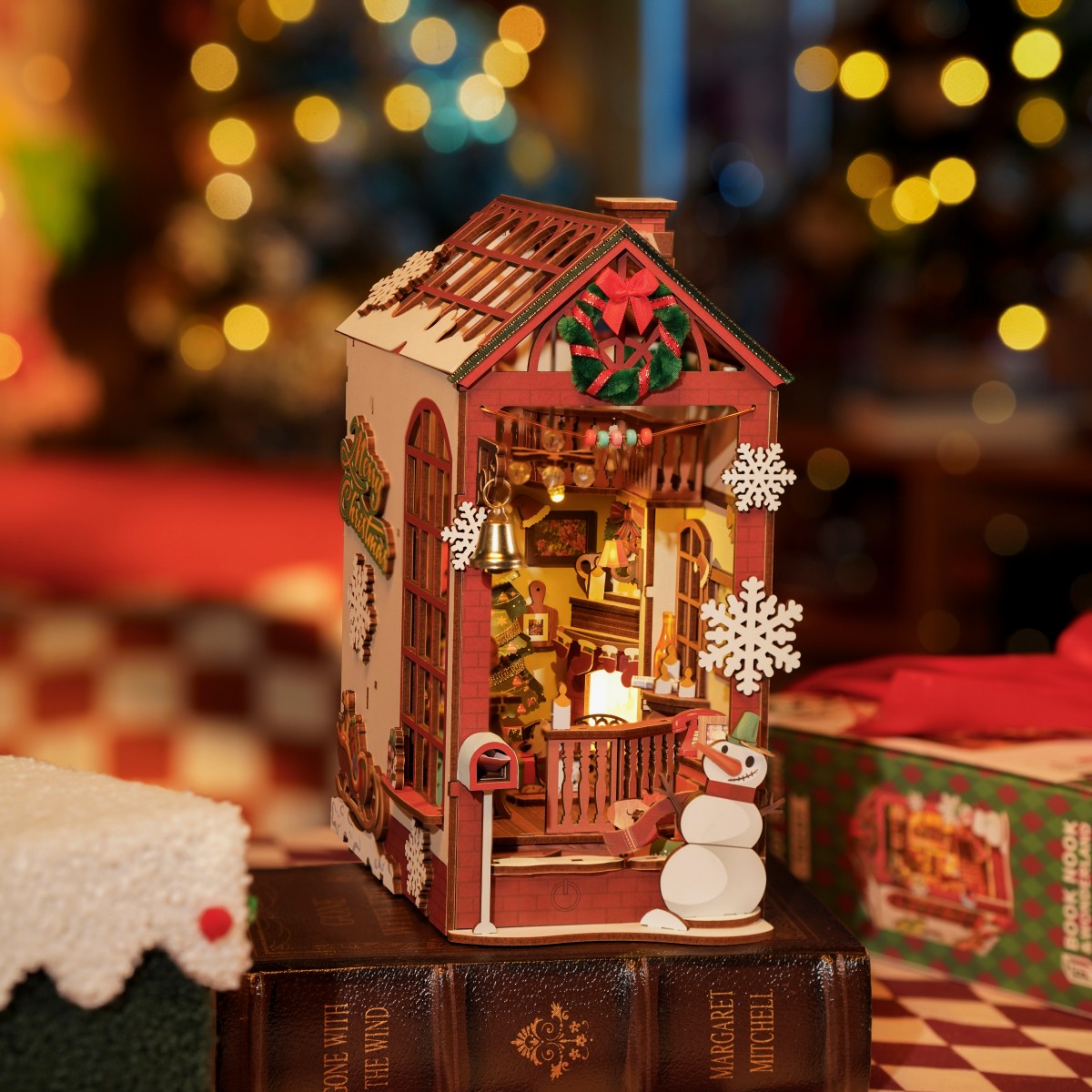 Rolife DIY Book Nook Insert - Christmas Indoor Scene TGC07