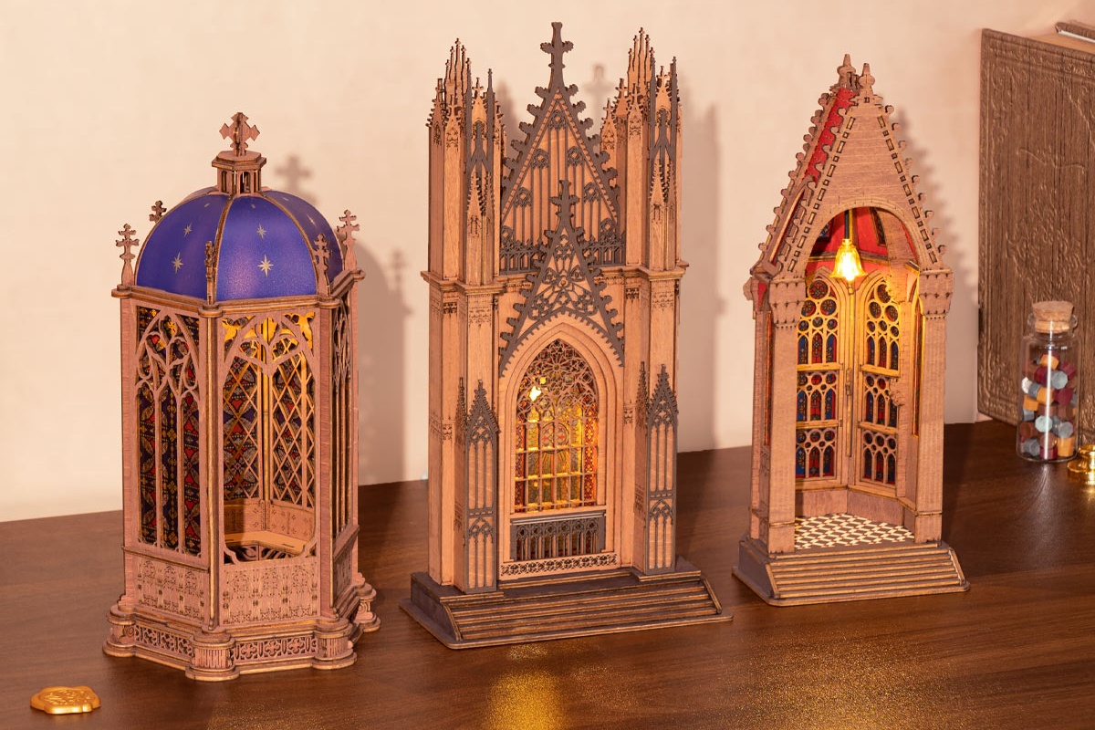 ミニチュアのビスク　フィギア　窓辺のデコレーション　アンティーク４点セット Rose Window Series 3D Wooden Puzzles: Gothic DIY Home Décor