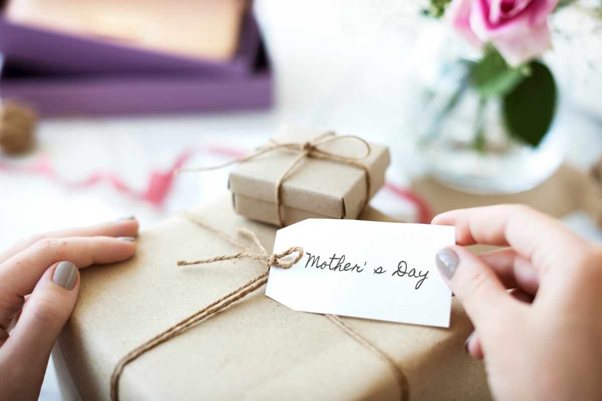 Simple Ways to Surprise Mom at Home