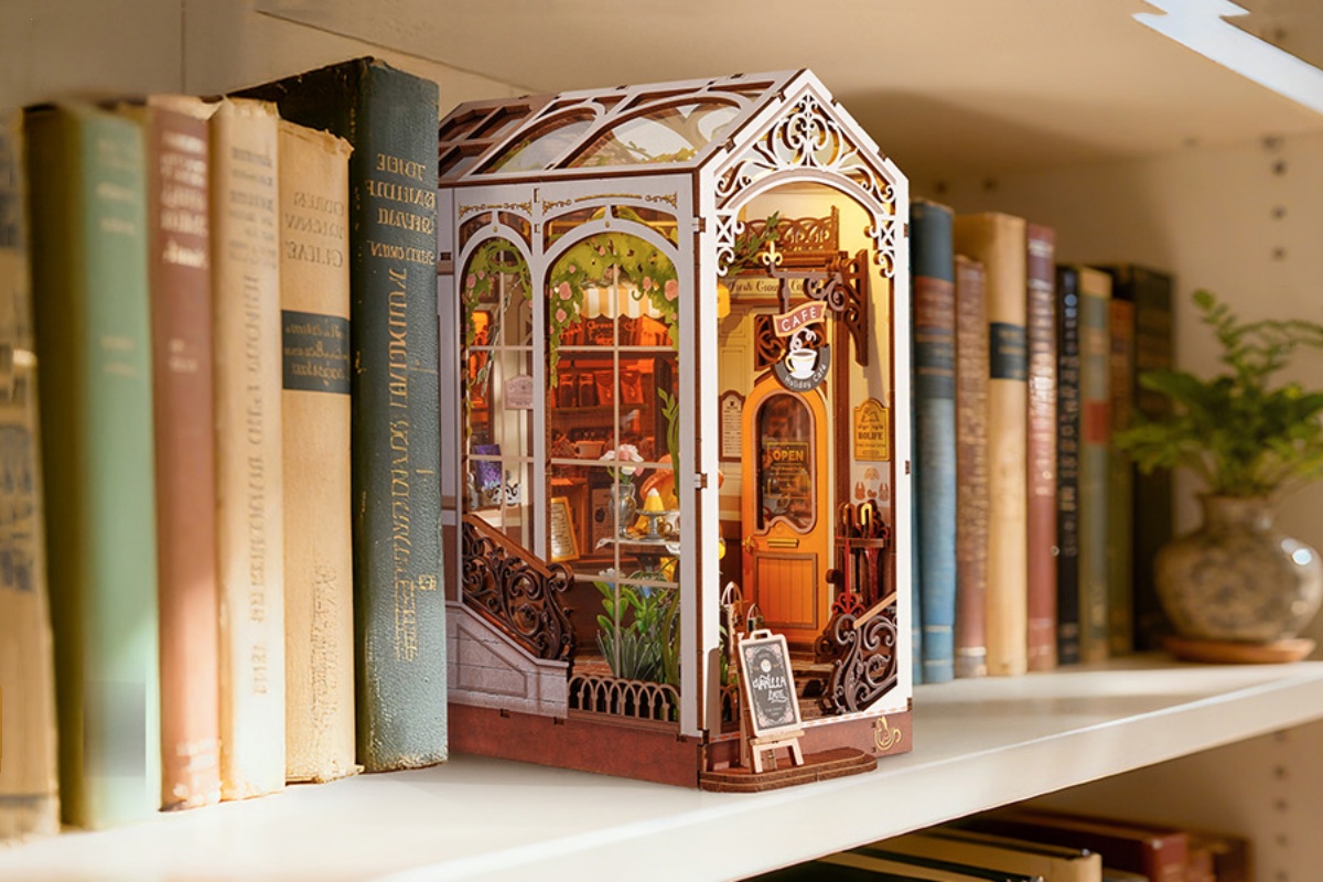 What Actually Makes a Bookshelf Feel Beautiful