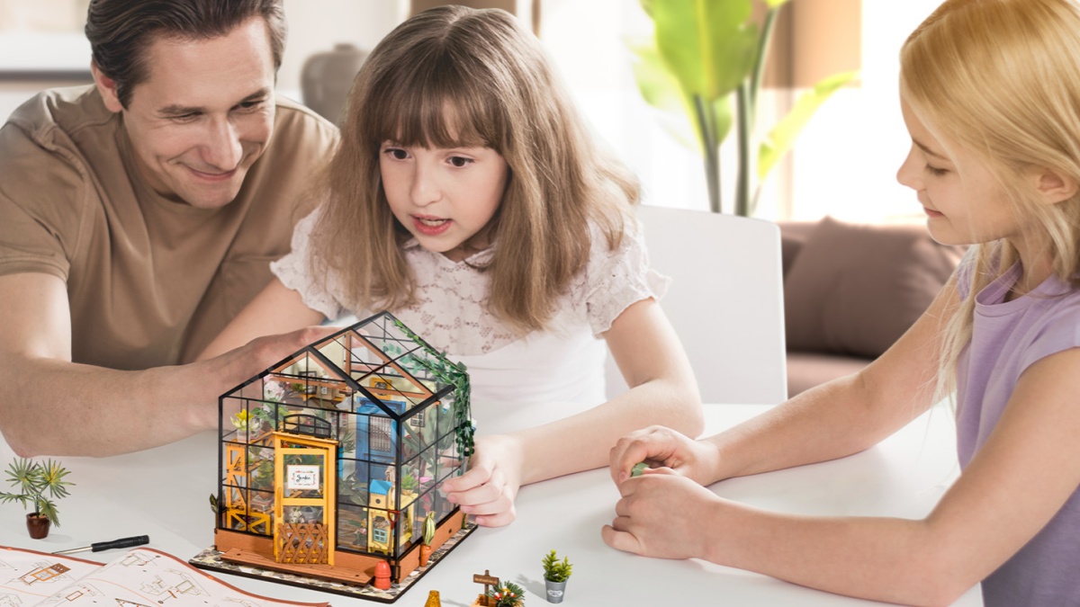 Why Building Miniature Worlds Reduces Stress