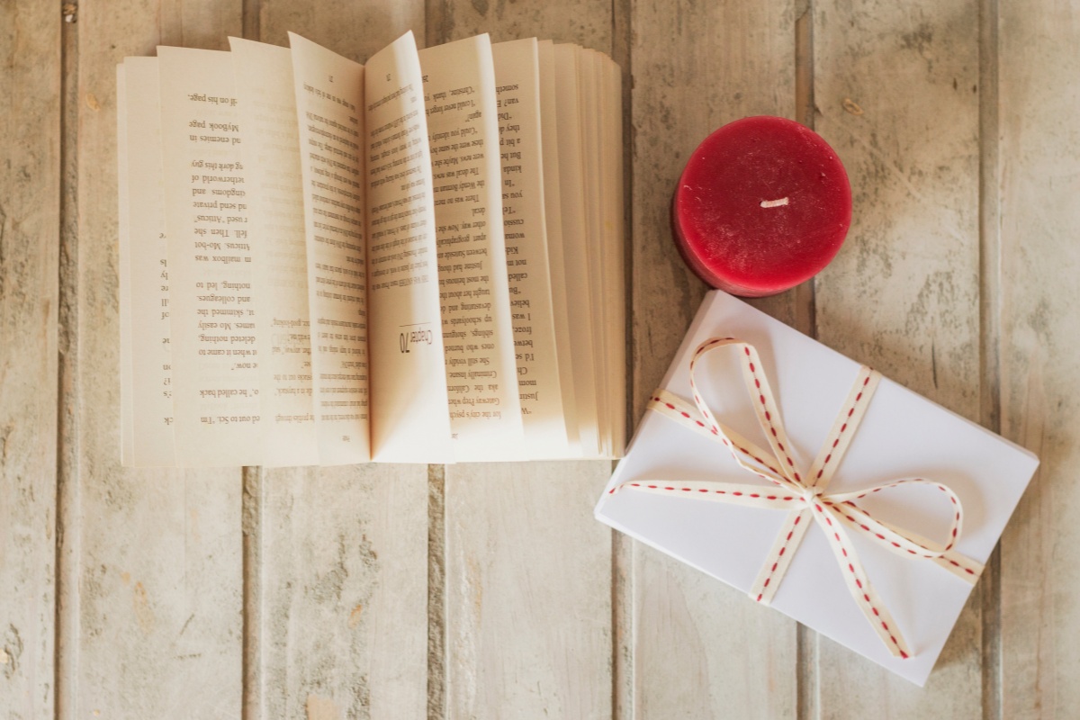 Why the Best Gifts for Book Lovers Are Not Always Books