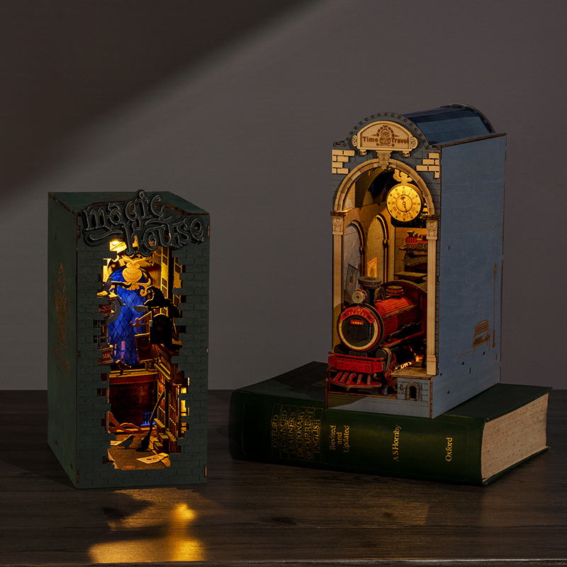 Rolife Book Nook Shelf Insert - Stories in Books turn on the lights