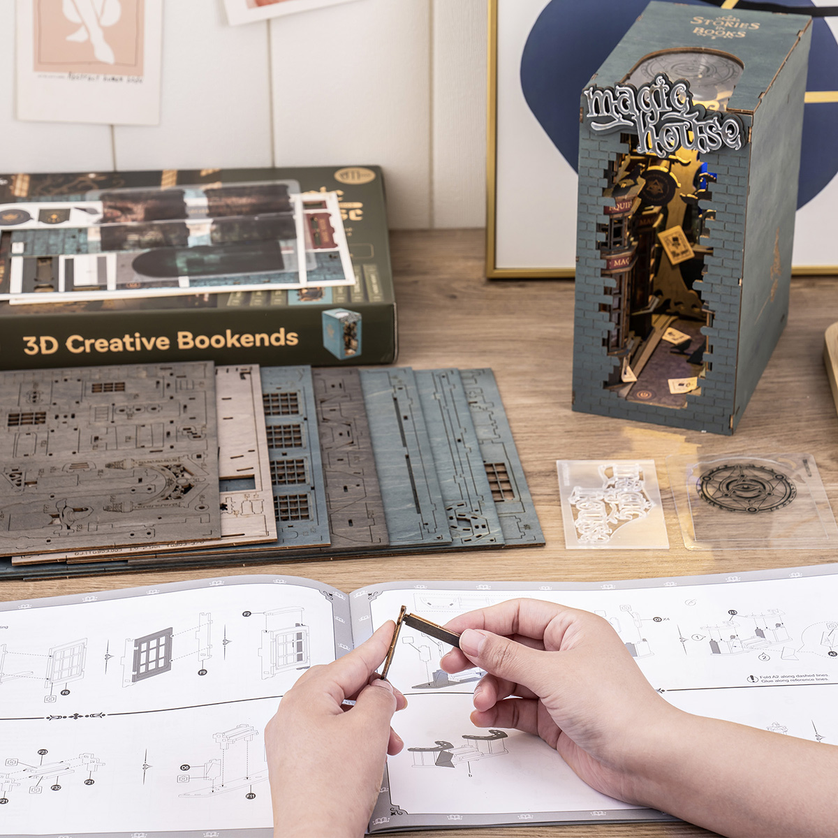 Rolife Book Nook Shelf Insert  - Magic House TGB03 assembly