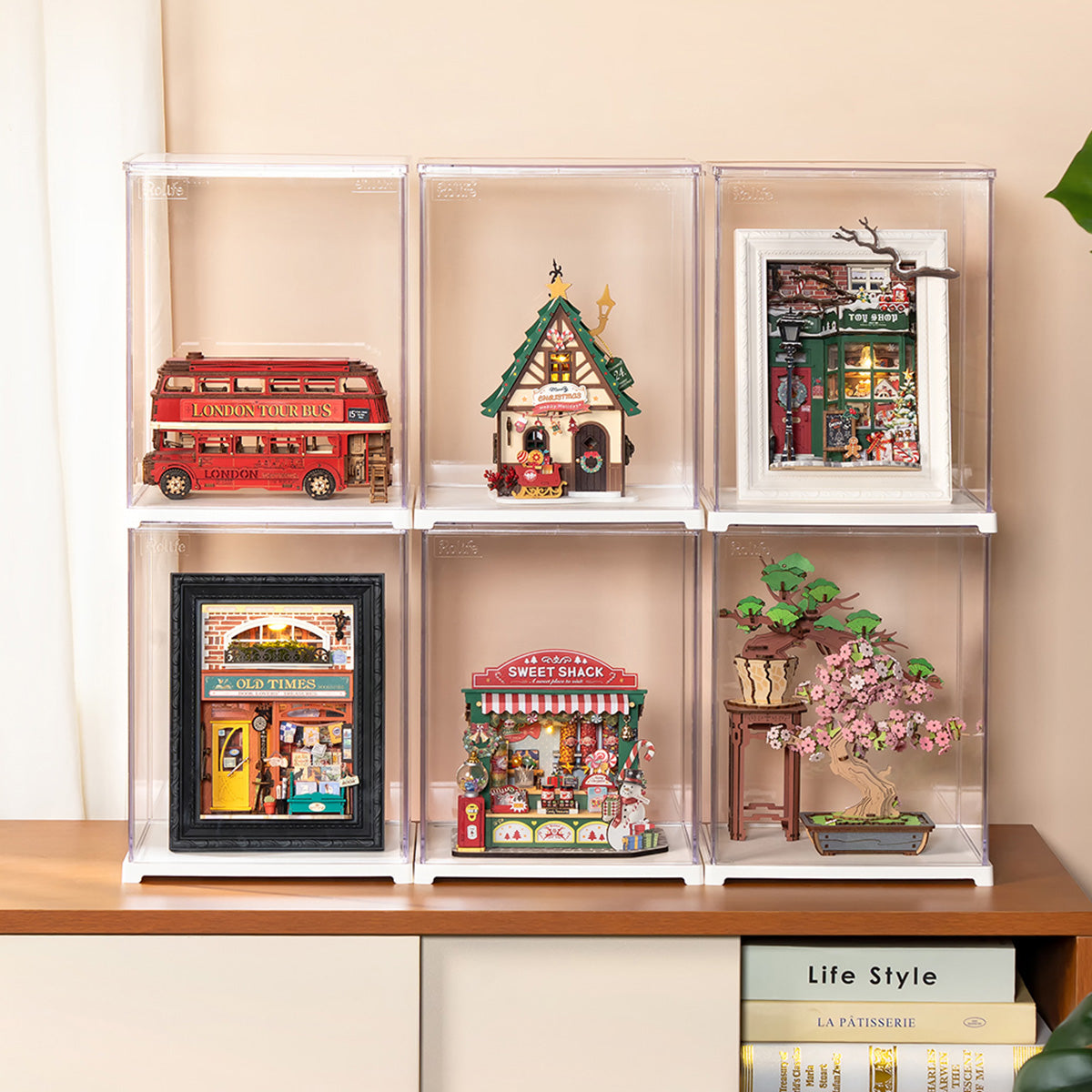 Rolife Clear Display Case Portrait Size M DF05L