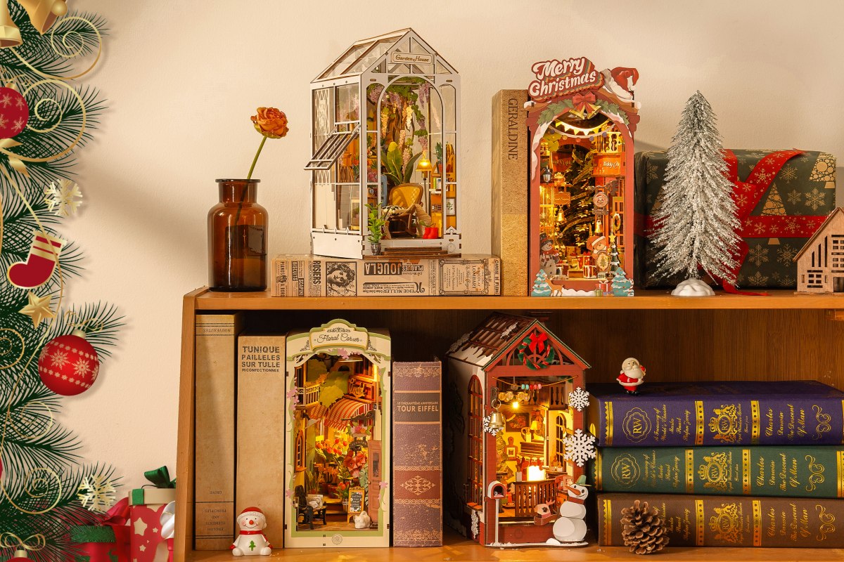 how to display diy christmas book nook