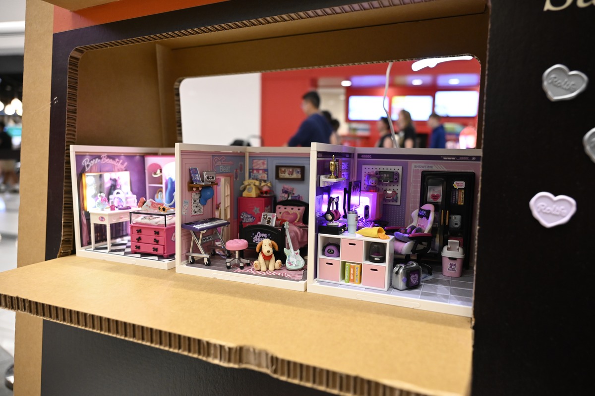 Upcoming Rolife miniature products displayed at the anniversary preview