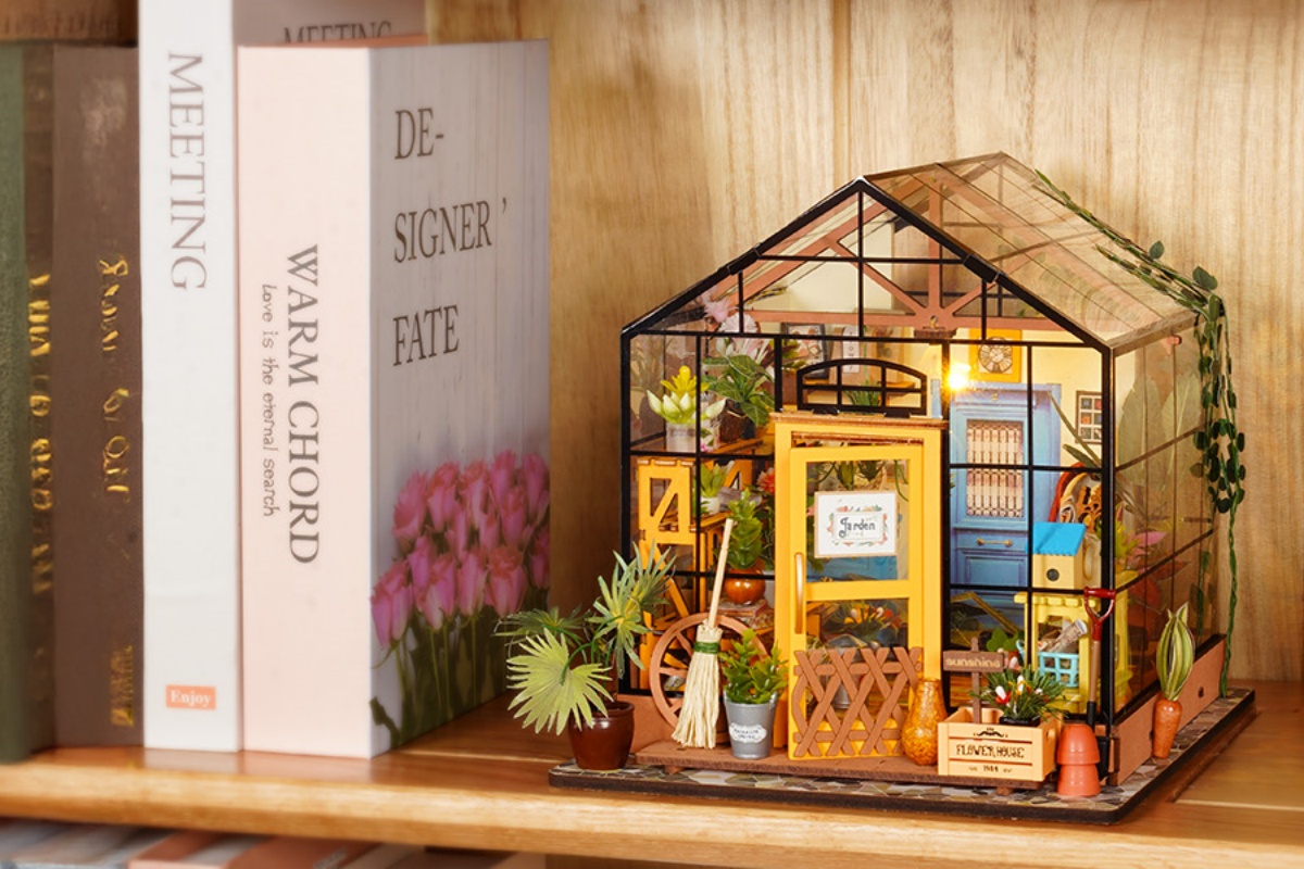 Why Miniatures and Book Nooks Speak to Kidults