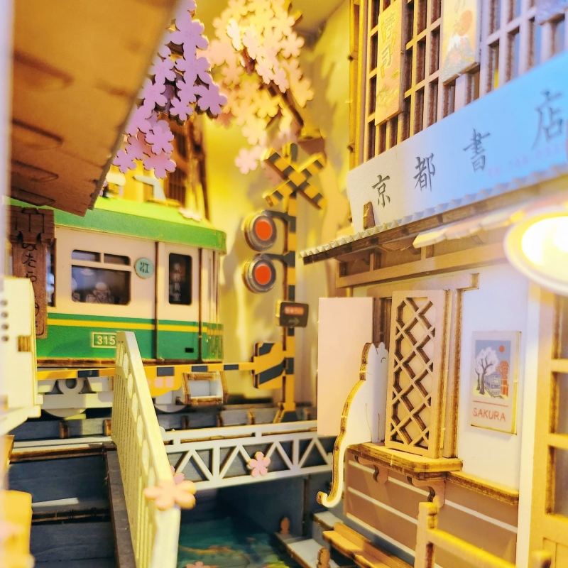 sakura densya book nook inside view