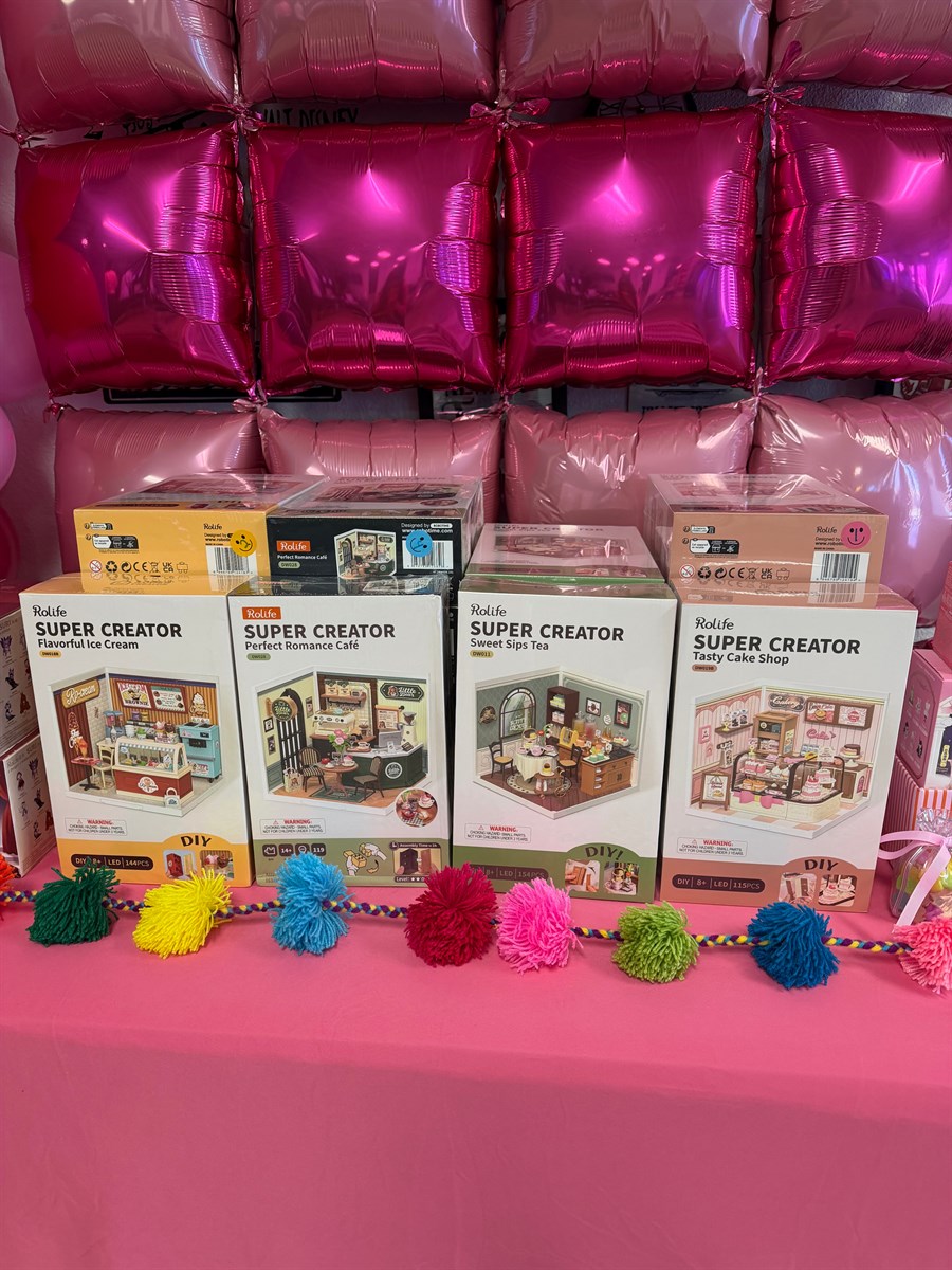 Four Rolife Super Creator kits displayed at San Antonio Meetup 04