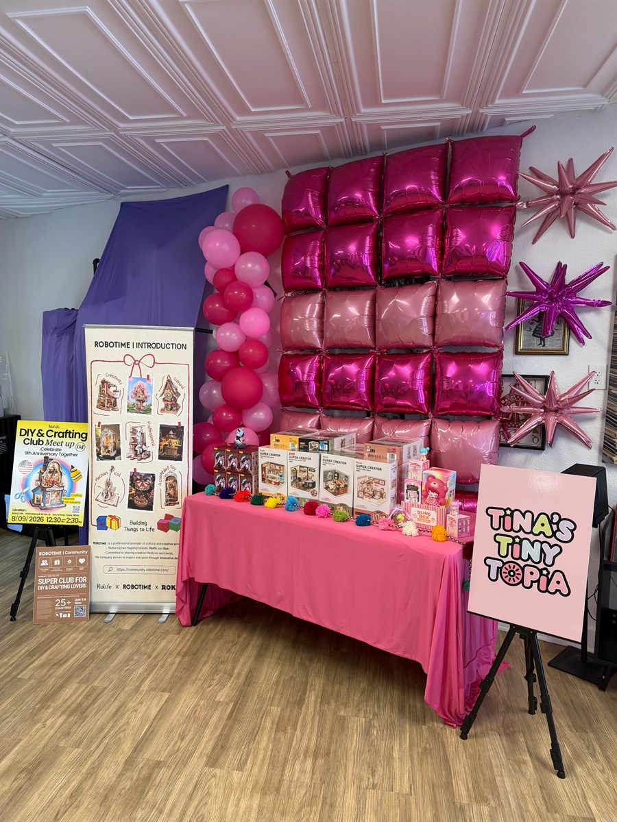 Pink welcome display and Robotime kits at San Antonio Meetup 04