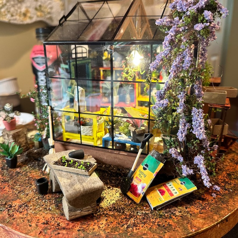 the side view of the Itty-Bitty Potting Shed