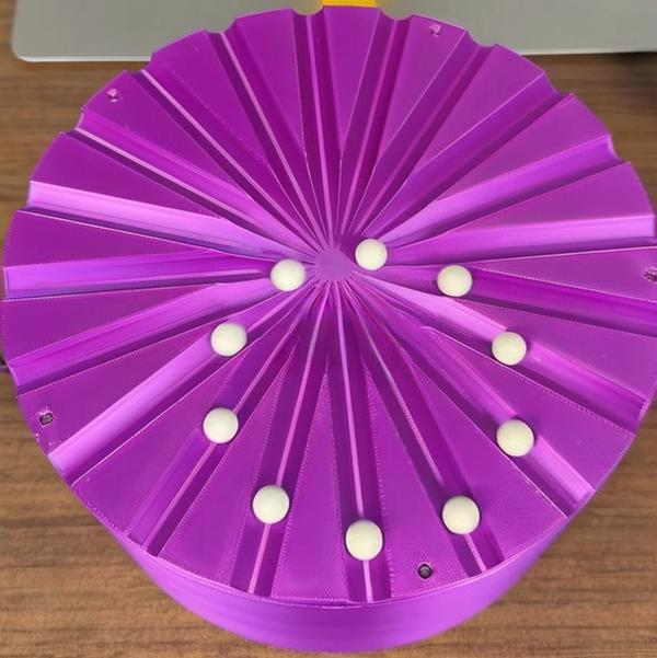 G-OUSSVE | Pinball Elevator Desk Toy with 20pcs White Beads – Rotating Marble Kinetic Sculpture, Relaxing Office Desktop Decor