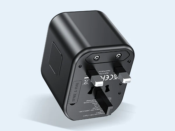 G-OUSSVE | Universal   Travel   Adapter   with   USB-C   &   USB   Ports