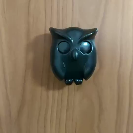 G-OUSSVE｜Novelty and personalized blinking creative owl-shaped key holder