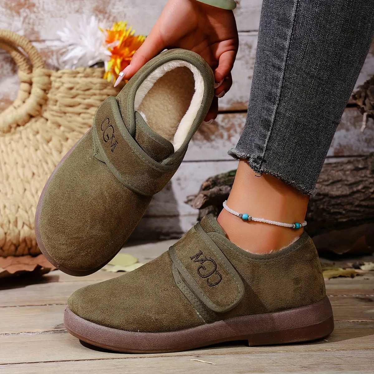 🔥Last Day Promotion 50% OFF - Women's Winter Slip-On Non-Slip Warm Shoes