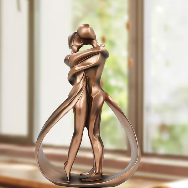 Romantic Lovers Embrace Statue