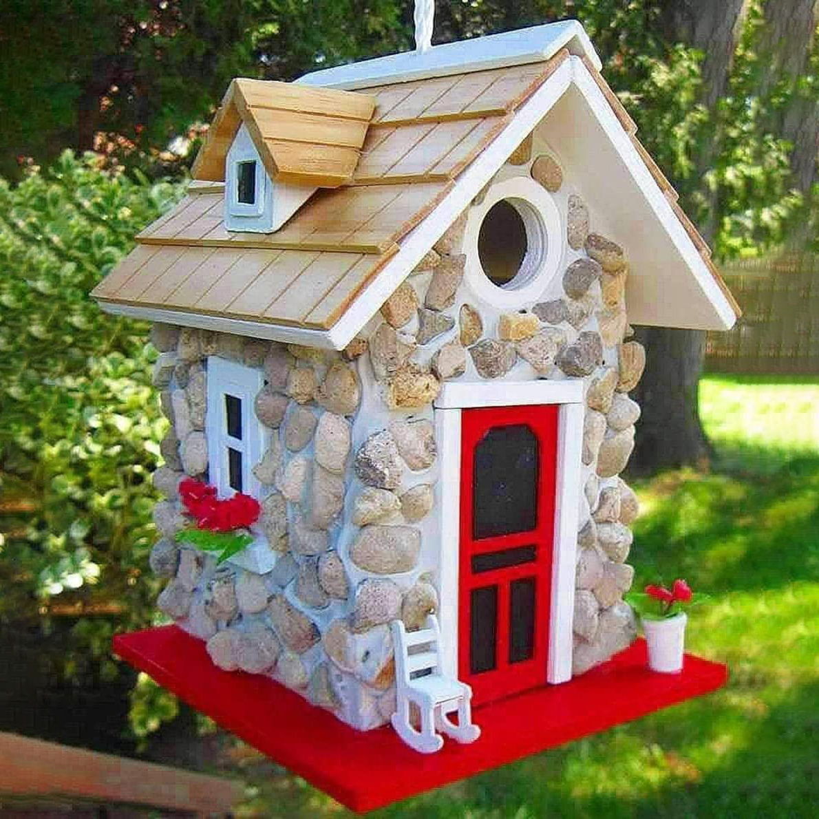 🐦Stone Cottage Bird House