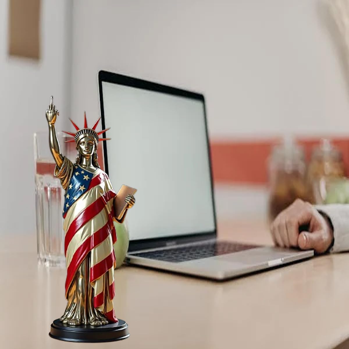 🖕🗽 ​​Defy the Status Quo with This Audacious Freedom Statue – Where Patriotism Meets Playful Defiance!​