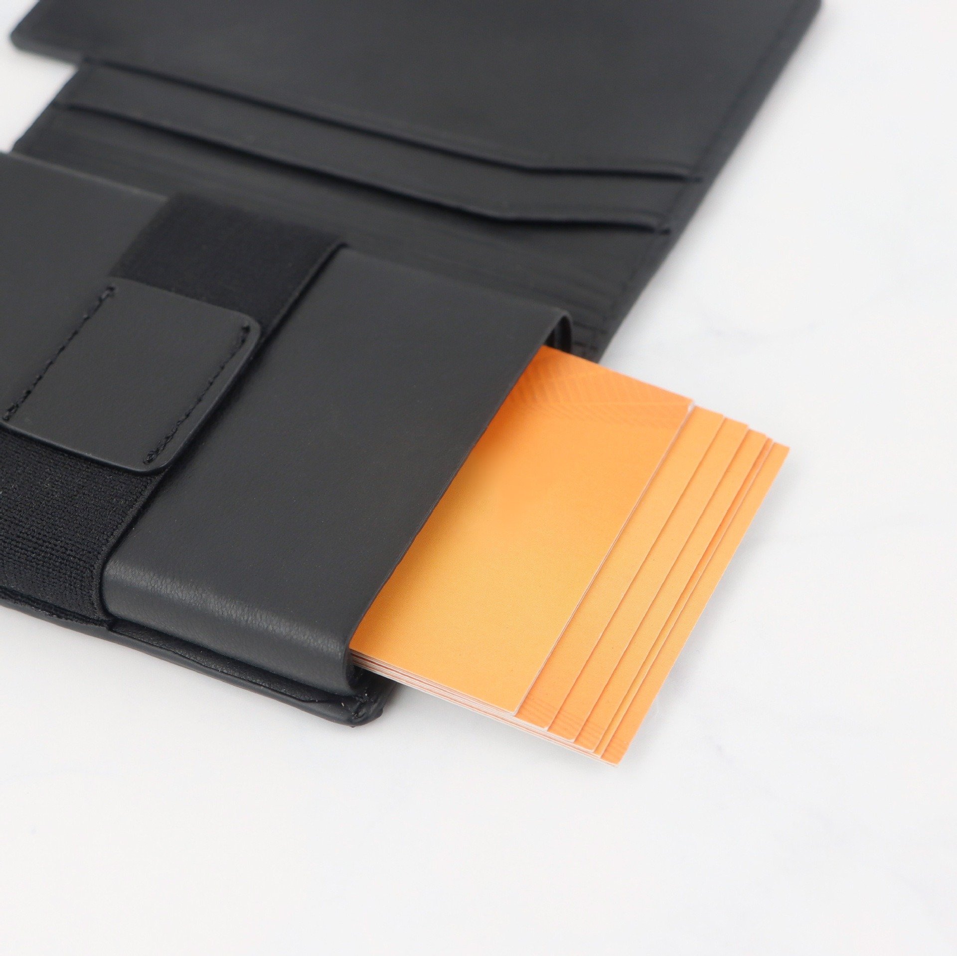 💖Handcrafted Italian Leather Wallet – RFID Blocking, Quick-Access Button, Holds 1–14 Cards & Bills