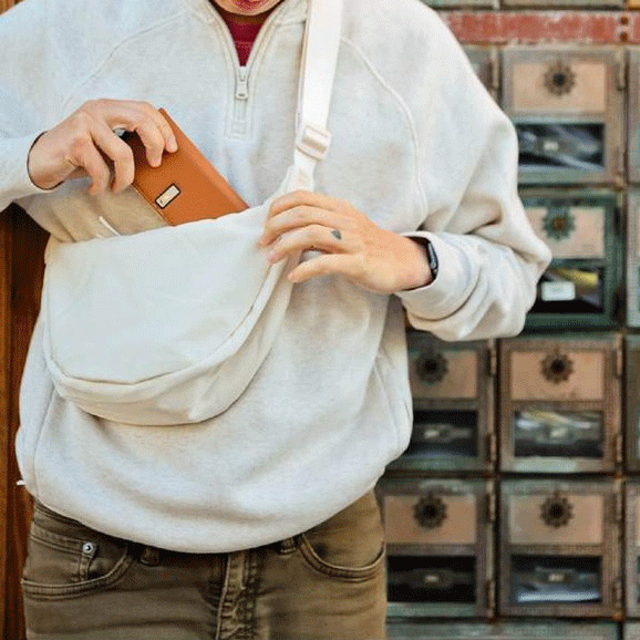 Lens Jacket: A Slim, Innovative Glasses Case