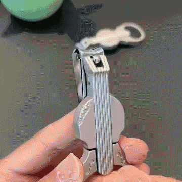 Anti-Splash Nail Clippers With Magnifying Glass