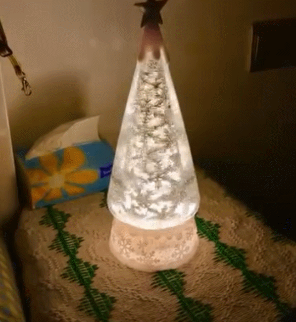 🔥Christmas Snowflake Light-Up Tree Ornament