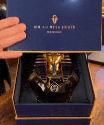 👑 Tutankhamun Pharaoh Whiskey Decanter – Ancient Egyptian Golden Mask Inspired Collectible Bottle