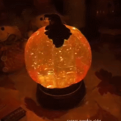 🔥Last Day 49% OFF - 🎃🍂Glitter Lighted Pumpkin Snow Globe