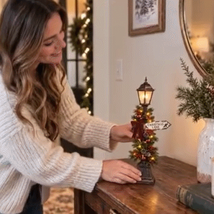 Old Christmas Streetlight – Lighted Tabletop Holiday Decor
