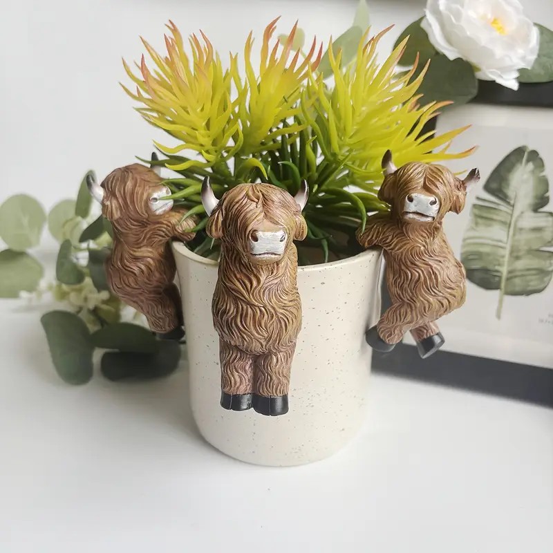 Hanging Highland Cattle Planter Statue