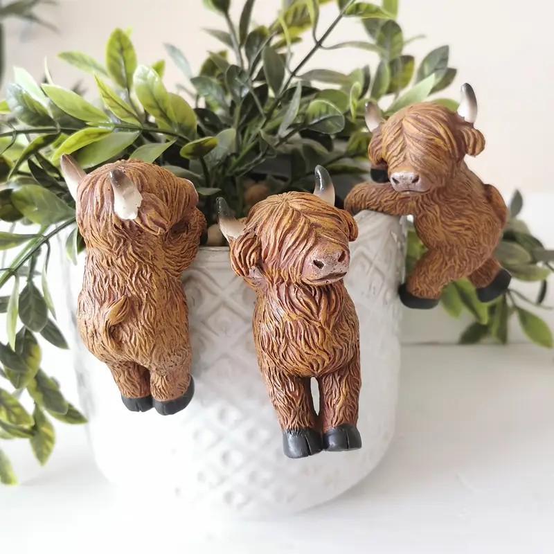 Hanging Highland Cattle Planter Statue