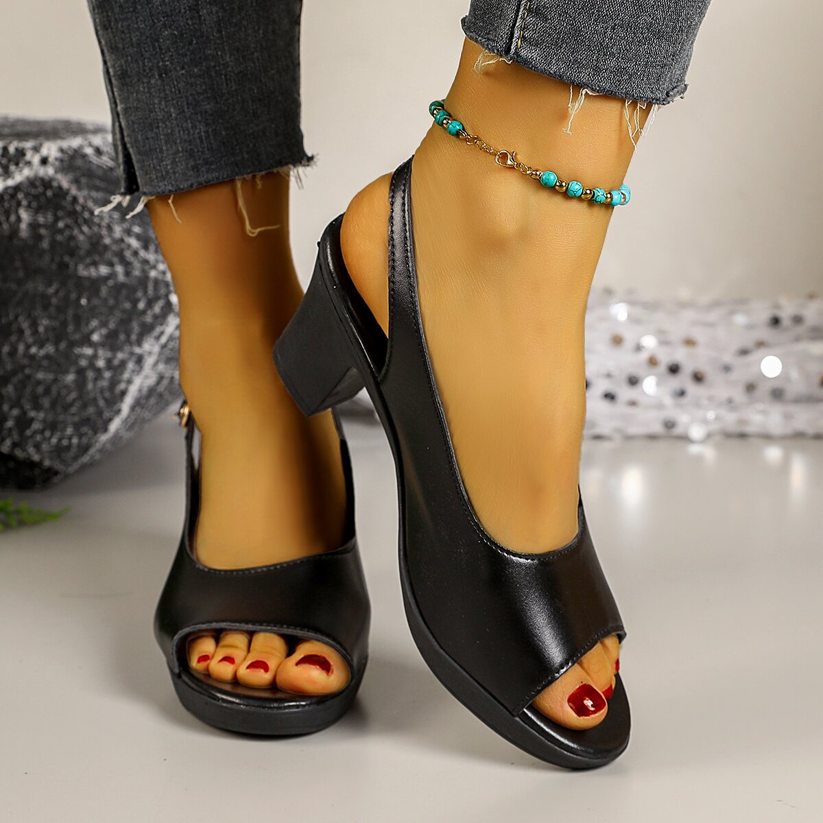 Fashionable Chunky Heel Peep-Toe Sandals