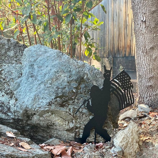 Metal Bigfoot with flag Garden Decor
