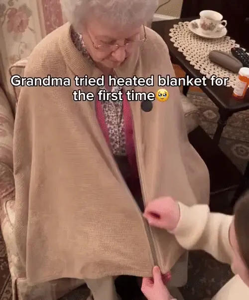 🧣Wearable Heated Blanket – Cozy Hands-Free Warmth☀️